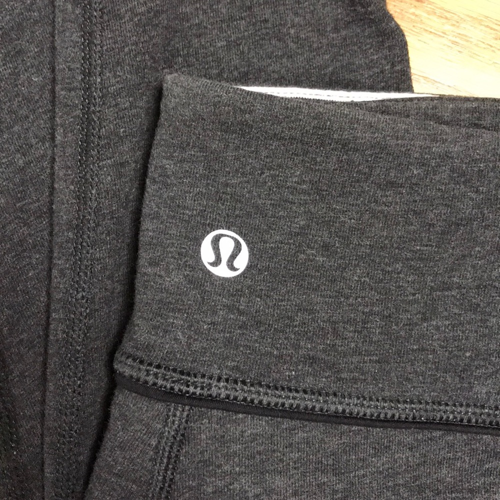 Size 4 lulu lemon leggings dark grey